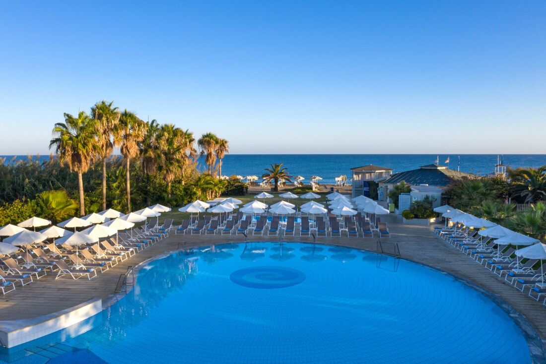 Hôtel Minos Mare 4*