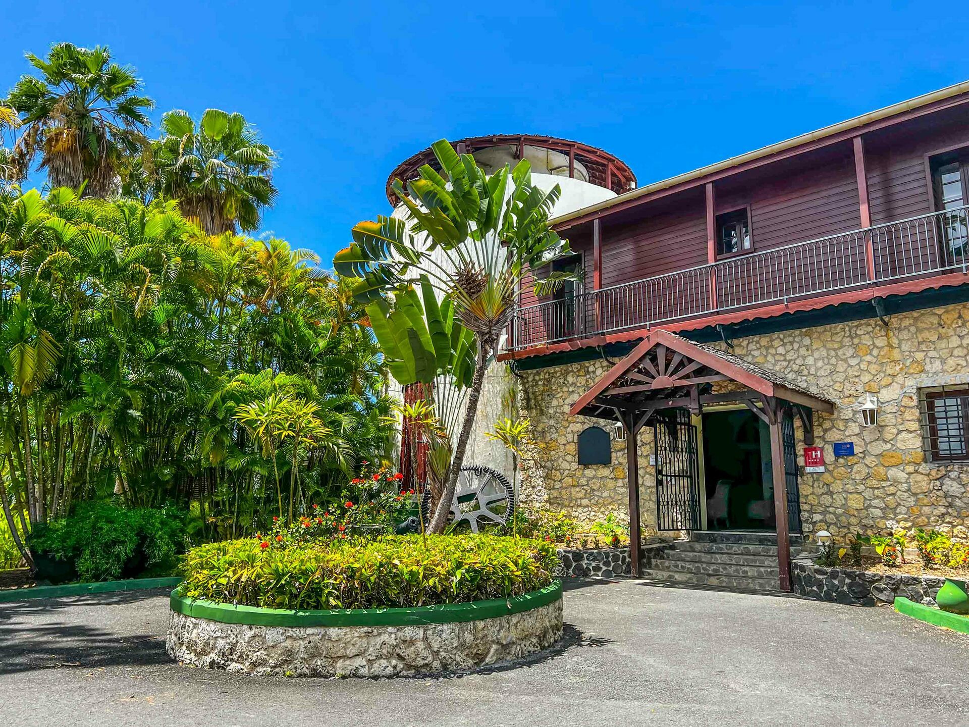 Hôtel Auberge de la Vieille Tour 4*