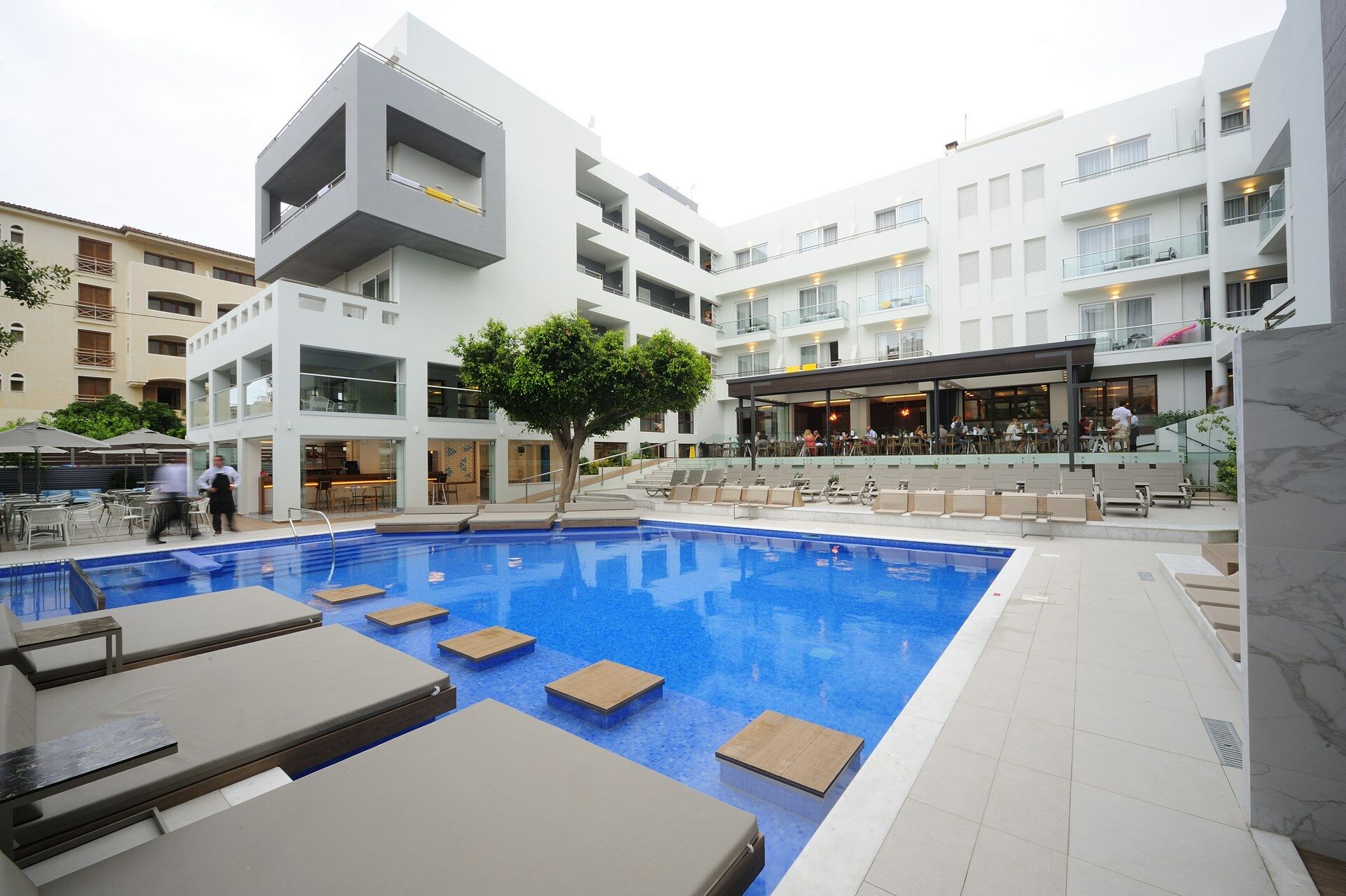 Hôtel Atrium Ambiance 4*