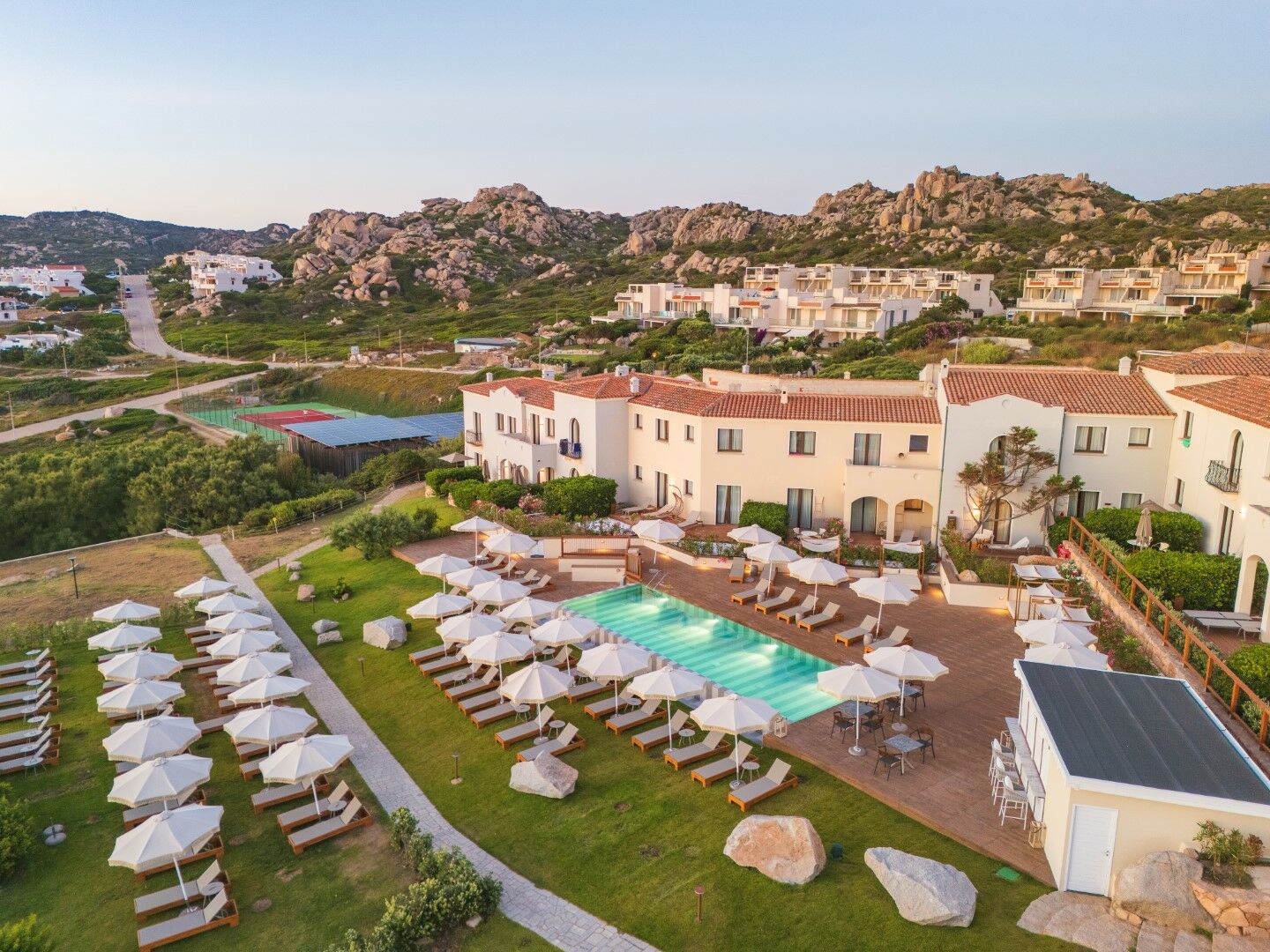 Hôtel Mangia's Santa Teresa Sandinia Curio Collection by Hilton 5*