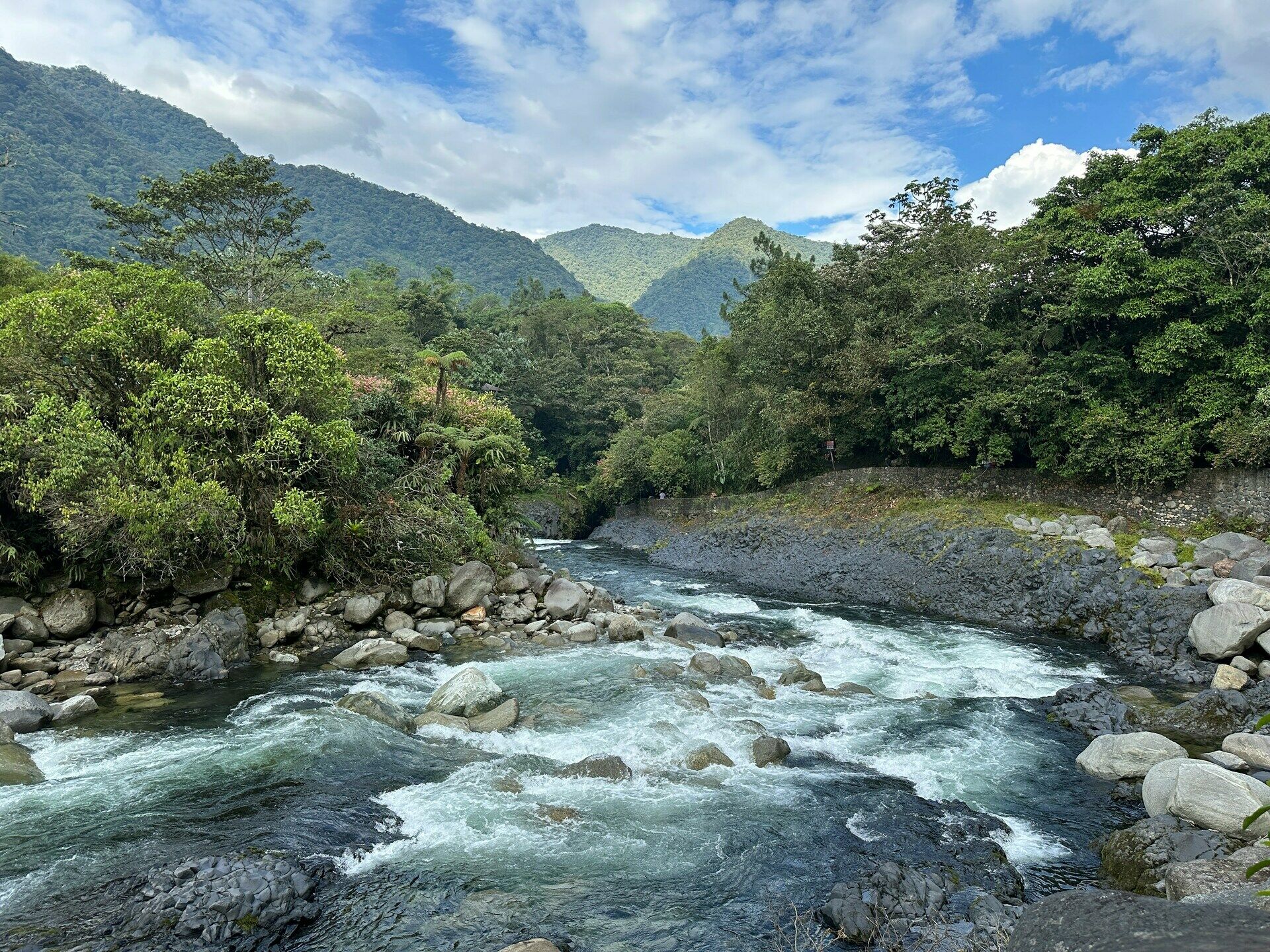 SARAKAYU - BAÑOS 0