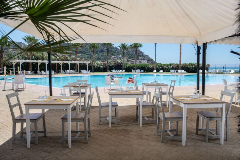 Hôtel Baia D'Oro 3* - avec location de voiture