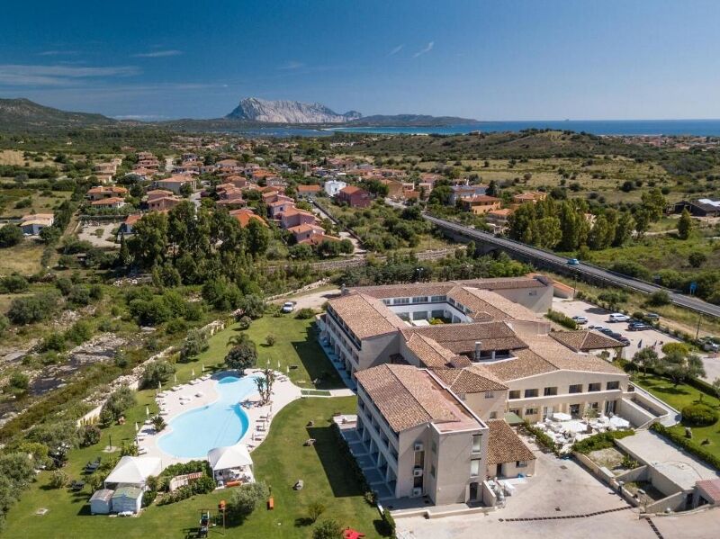 Hôtel San Teodoro 4* avec location de voiture