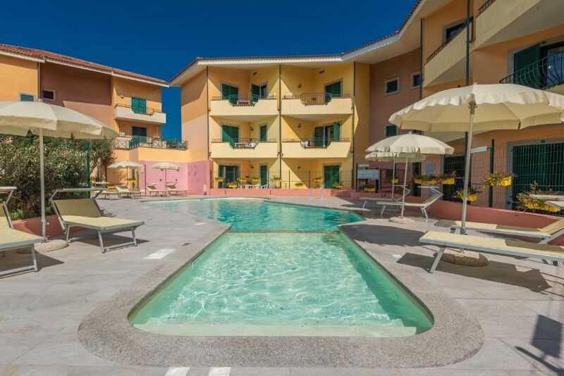 Résidence I Mirti Bianchi 4* avec Location de Voiture