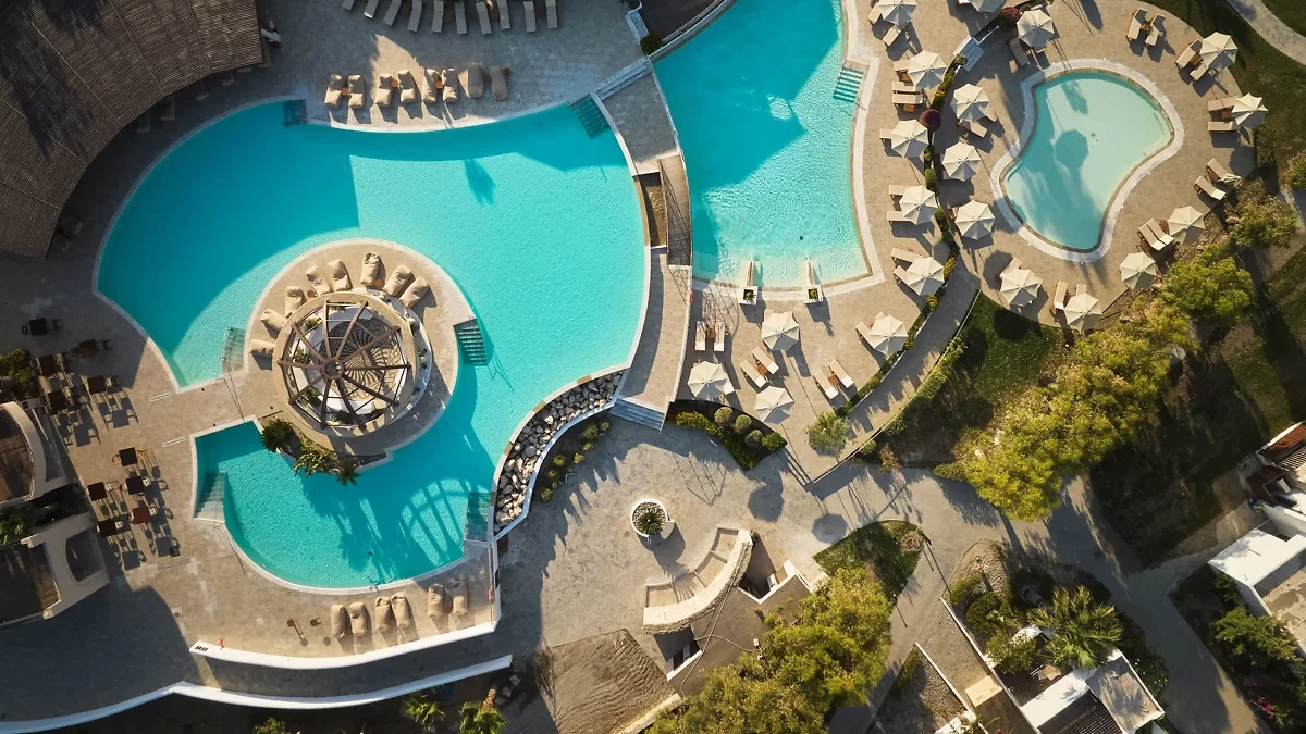 Hôtel Aulūs Lindos Rhodes, Curio Collection by Hilton 5* | Grèce - Iles ...