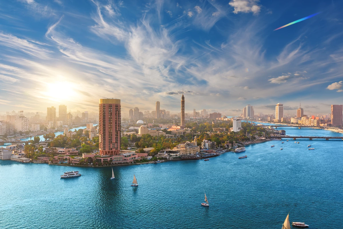 DÉPART POUR LE CAIRE