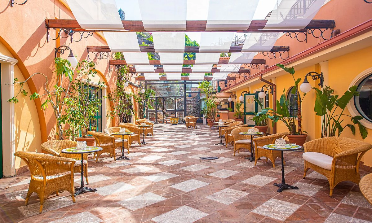 Hôtel Baia Taormina - CDSHotels 4*