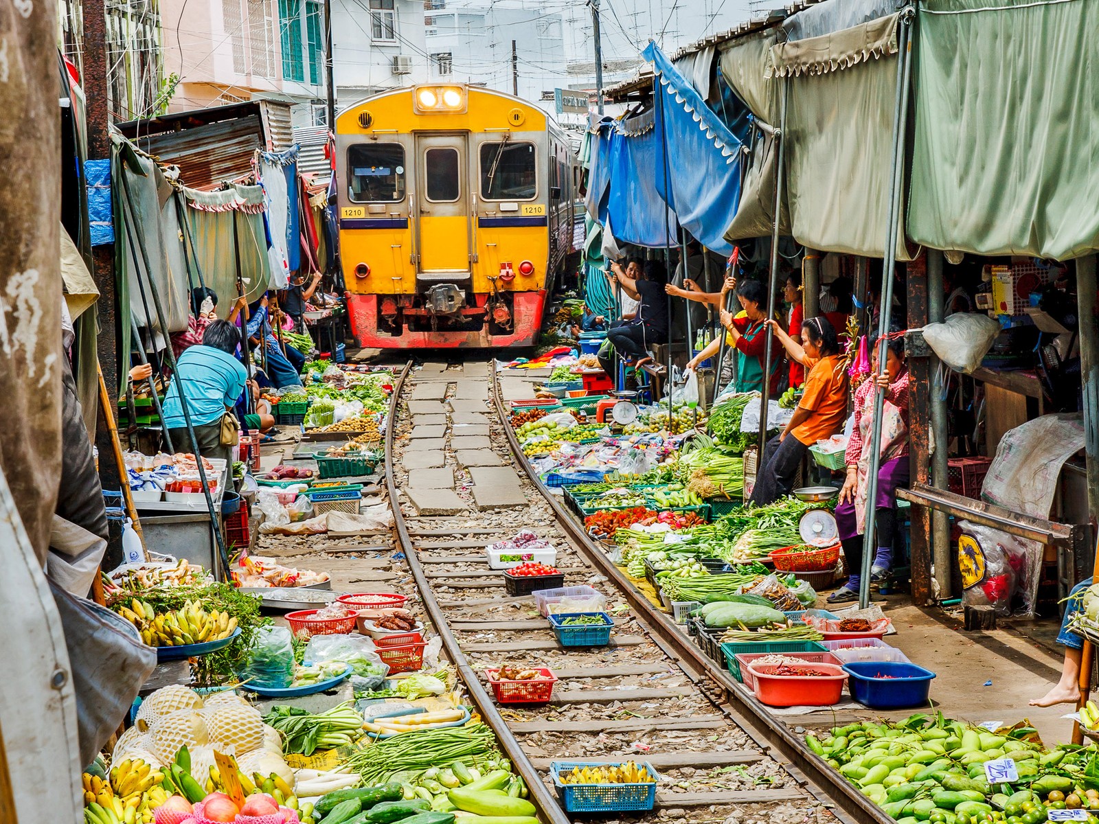 Jour 2: BANGKOK > MAE KLONG > DAMNOEN SADUAK > BANGKOK ( ENV. 65 KM) 0