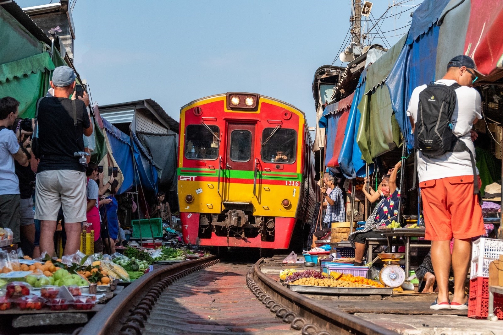 Jour 3: BANGKOK > MAE KLONG > DAMNOEN SADUAK > BANGKOK ( ENV. 65 KM) 0