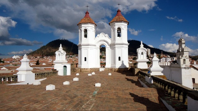 Jour 2: SANTA CRUZ DE LA SIERRA > SUCRE (environ 1h de vol)  0