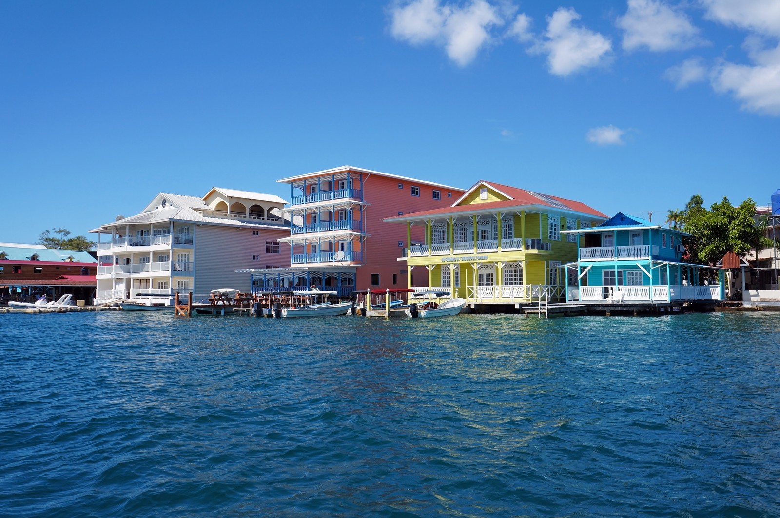 Jour 9: PANAMA CITY - BOCAS DEL TORO (1h de vol)  0