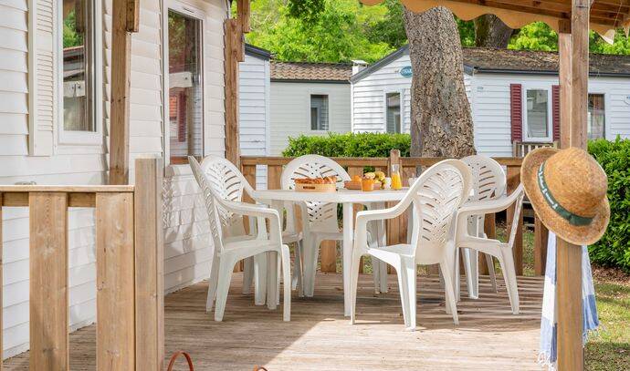 Mobil-home | Classic | 3 Ch. | 6 pers. | Terrasse surélevée | A/C | TV 1