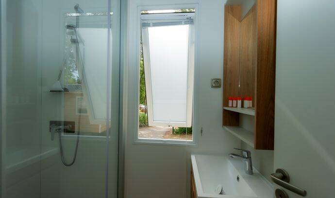 Mobil-home | Comfort | 1 Ch. | 2 pers. | Terrasse surélevée | A/C | TV 4