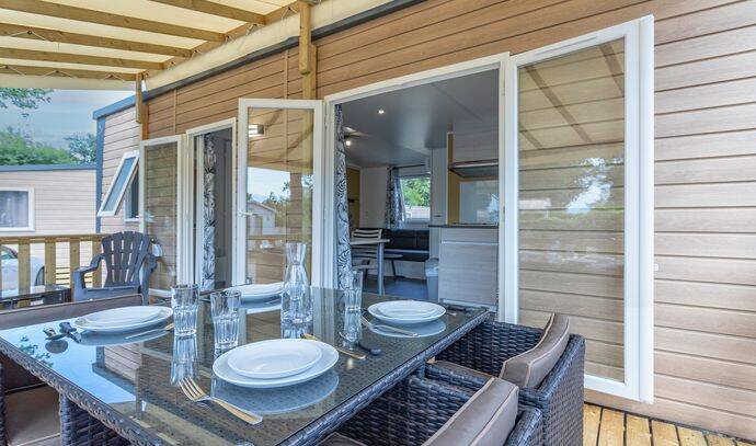 Mobil-home | Premium | 3 Ch. | 6 pers. | Terrasse surélevée | A/C | TV 1