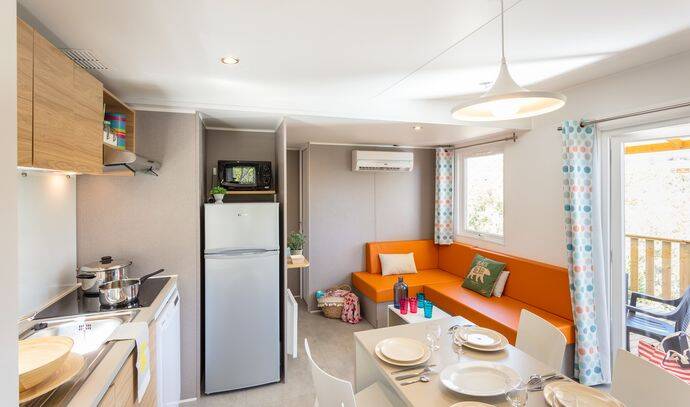Mobil-home | Premium | 3 Ch. | 6 pers. | Terrasse surélevée | A/C | TV 2