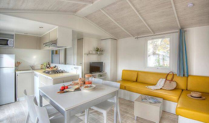 Mobil-home | Premium Exclusive | 2 Ch. | 4 pers. | Terrasse surélevée avec Jacuzzi | A/C | TV 3