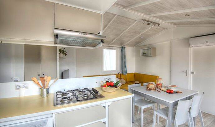 Mobil-home | Premium Exclusive | 2 Ch. | 4 pers. | Terrasse surélevée avec Jacuzzi | A/C | TV 4