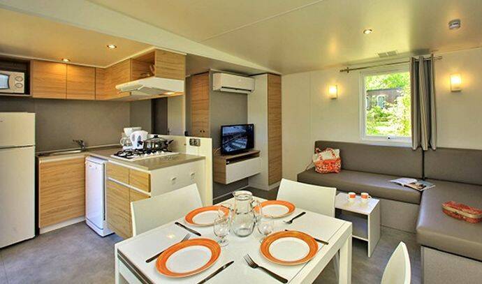 Mobil-home | Premium Exclusive | 3 Ch. | 6 pers. | Terrasse Lounge avec Jacuzzi | A/C | TV 2