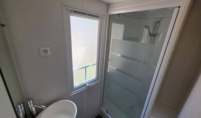 Mobil-home | Classic | 2 Ch. | 4 pers. | Terrasse simple | A/C 6