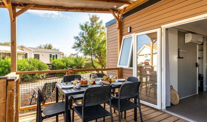 Mobil-home | Premium | 3 Ch. | 4 pers. | Terrasse surélevée | A/C | TV 1