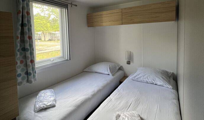 Mobil-home | Premium | 3 Ch. | 4 pers. | Terrasse surélevée | A/C | TV 5