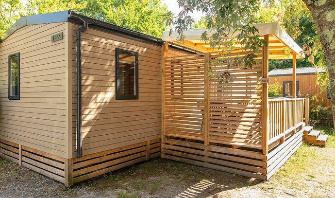 Mobil-home | Premium | 3 Ch. | 6 pers. | Terrasse surélevée | A/C | TV 2