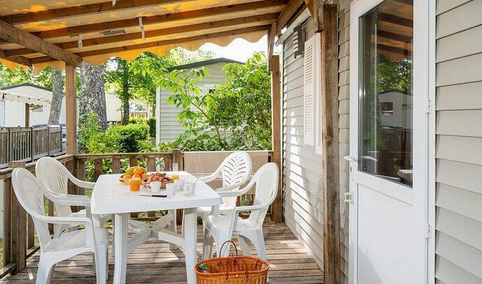Mobil-home | Premium | 3 Ch. | 6 pers. | Terrasse surélevée | A/C 1