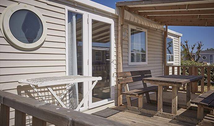 Mobil-home | Premium | 3 Ch. | 6 pers. | Terrasse surélevée | A/C | TV 3