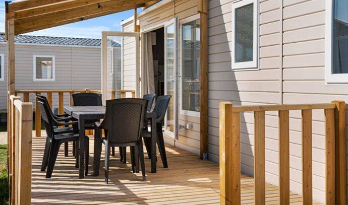 Mobil-home | Premium | 3 Ch. | 6 pers. | Terrasse surélevée | A/C | TV 1