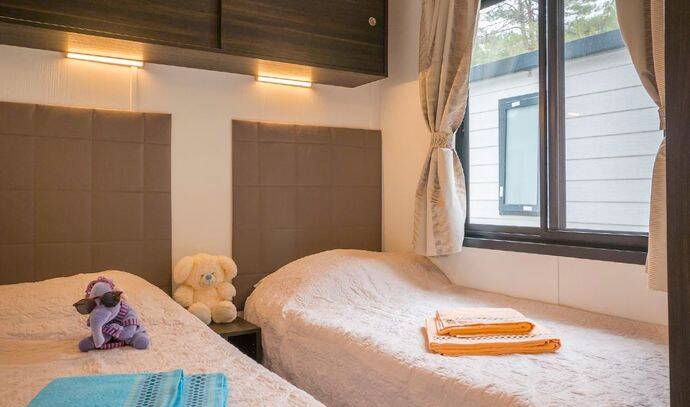 Mobil-home | Premium | 3 Ch. | 6 pers. | Terrasse surélevée | A/C | TV 4