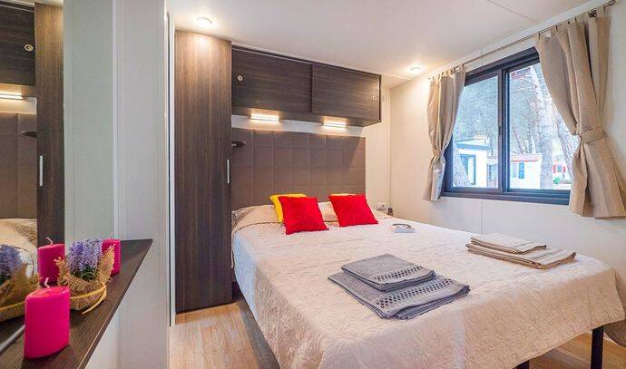 Mobil-home | Premium | 3 Ch. | 6 pers. | Terrasse surélevée | A/C | TV 3