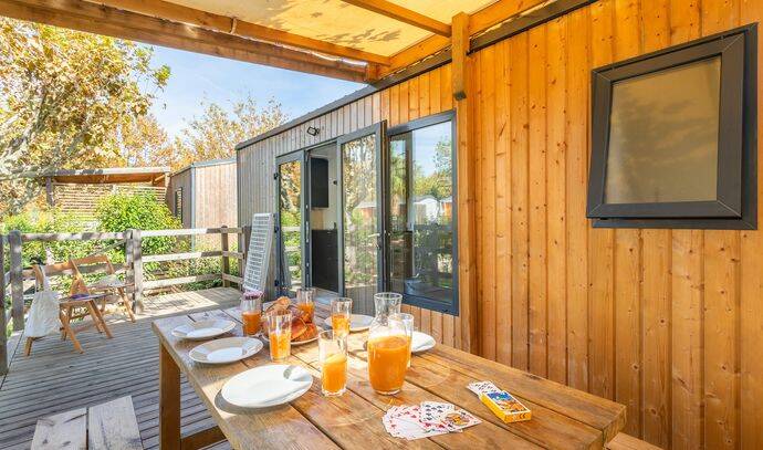 Mobil-home | Premium | 3 Ch. | 6 pers. | Terrasse surélevée | A/C | TV 4