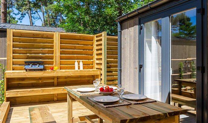 Mobil-home | Premium | 3 Ch. | 6 pers. | Terrasse surélevée avec douche tropicale | A/C | TV 1