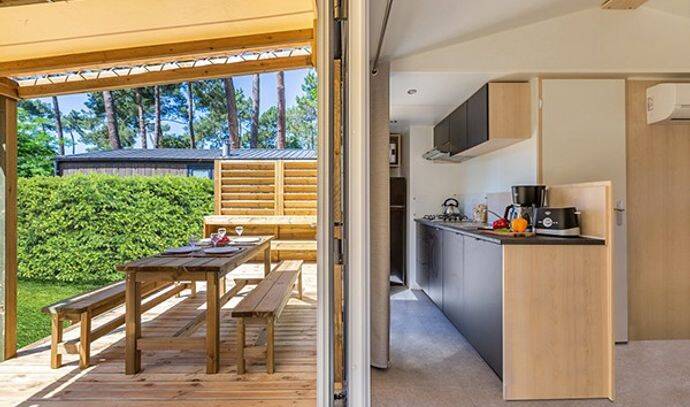 Mobil-home | Premium | 3 Ch. | 6 pers. | Terrasse surélevée avec douche tropicale | A/C | TV 2