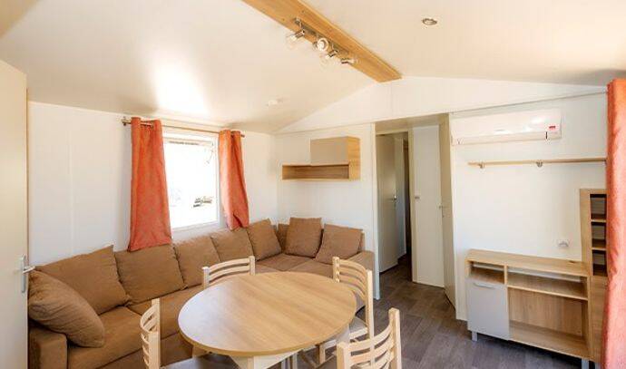 Mobil-home | Ultimate | 2 Ch. | 4 pers. | Terrasse surélevée avec Jacuzzi | A/C | TV 1