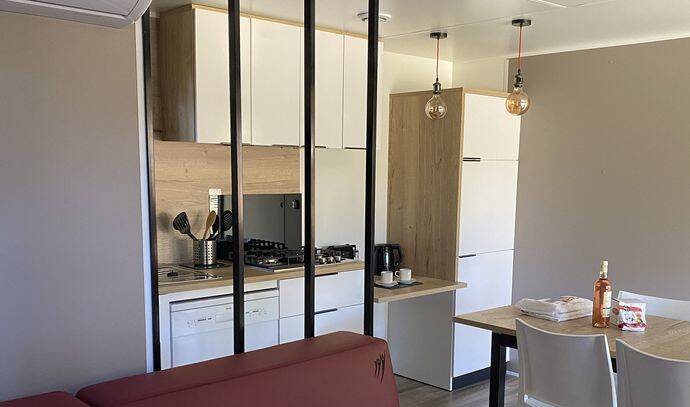 Mobil-home | Ultimate | 4 Ch. | 8 pers. | Terrasse surélevée | A/C | TV 1