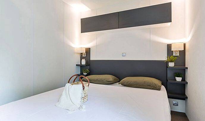 Mobil-home | Premium Exclusive | 3 Ch. | 6/8 pers. | Terrasse surélevée | A/C | TV 6