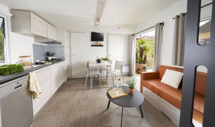 Mobil-home | Premium | 3 Ch. | 6 pers. | Terrasse surélevée | A/C | TV 2