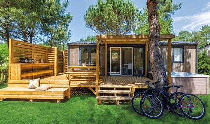 Mobil-home | Premium Exclusive | 3 Ch. | 6 pers. | Terrasse surélevée avec Jacuzzi | A/C | TV 0