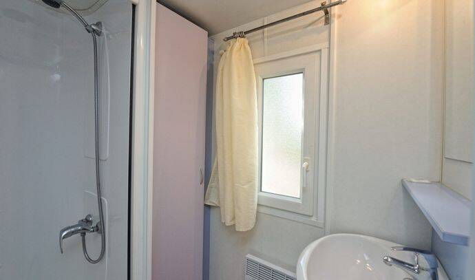 Mobil-home | Classic | 1 Ch. | 2 pers. | Terrasse surélevée non couverte | A/C | TV 4