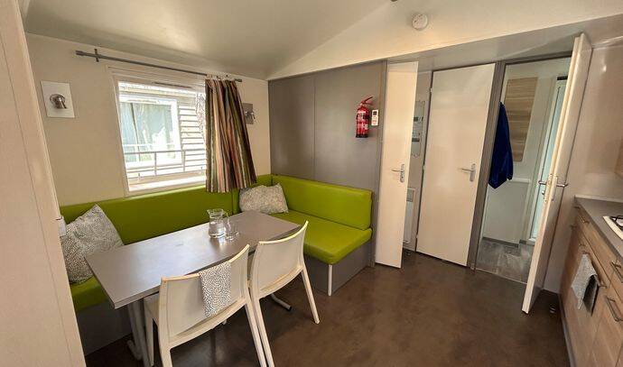 Mobil-home | Classic | 2 Ch. | 4 pers. | Terrasse surélevée non couverte | A/C 1