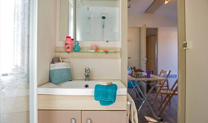 Mobil-home | Classic | 2 Ch. | 4 pers. | Terrasse surélevée non couverte | A/C 5