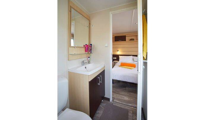 Mobil-home | Classic | 3 Ch. | 6 pers. | Terrasse surélevée non couverte | A/C 6