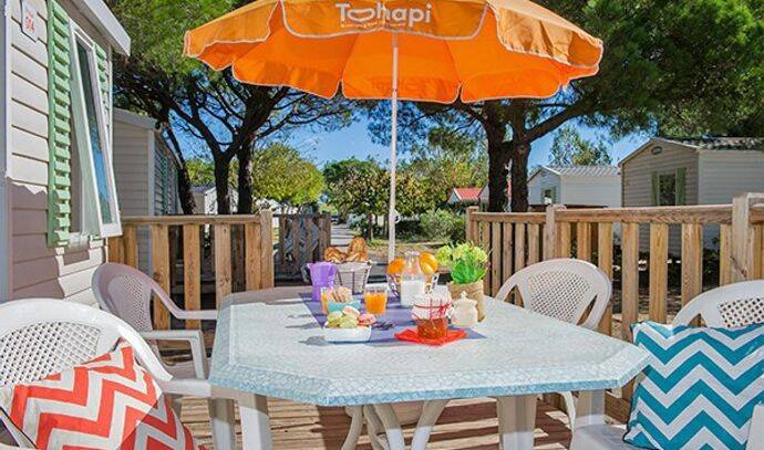 Mobil-home | Classic | 3 Ch. | 6/8 pers. | Terrasse surélevée non couverte | A/C 2