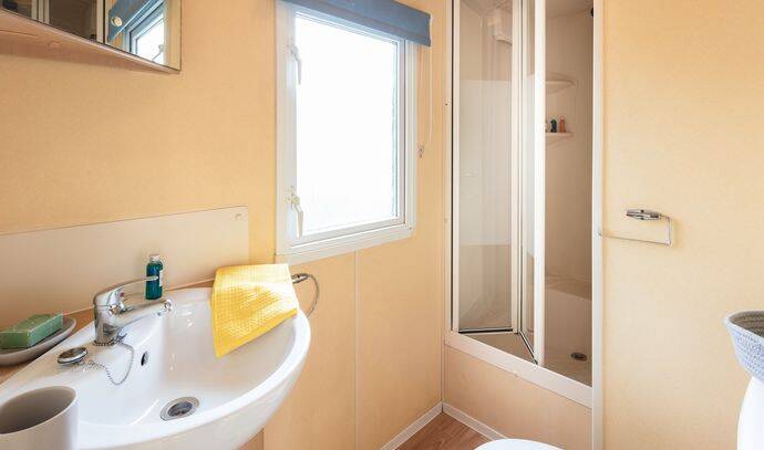 Mobil-home | Classic | 3 Ch. | 5 pers. | Terrasse surélevée | A/C 17