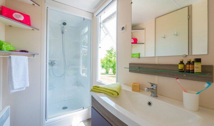 Mobil-home | Comfort | 2 Ch. | 4 pers. | Terrasse surélevée | TV 5
