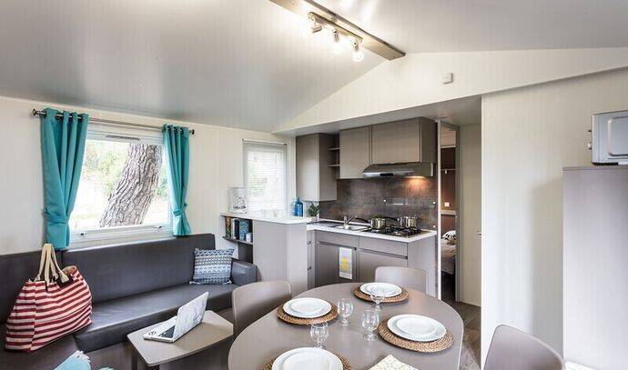 Mobil-home | Comfort | 3 Ch. | 6 pers. | Terrasse surélevée non couverte | A/C | TV 1