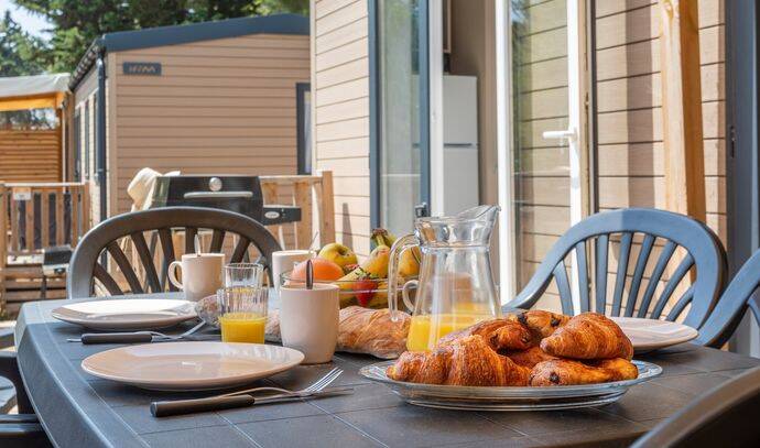 Mobil-home | Comfort | 3 Ch. | 6 pers. | Terrasse surélevée | A/C 1