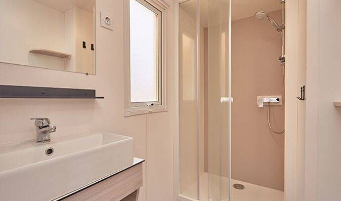 Mobil-home | Comfort | 3 Ch. | 6 pers. | Terrasse surélevée | A/C | TV 8