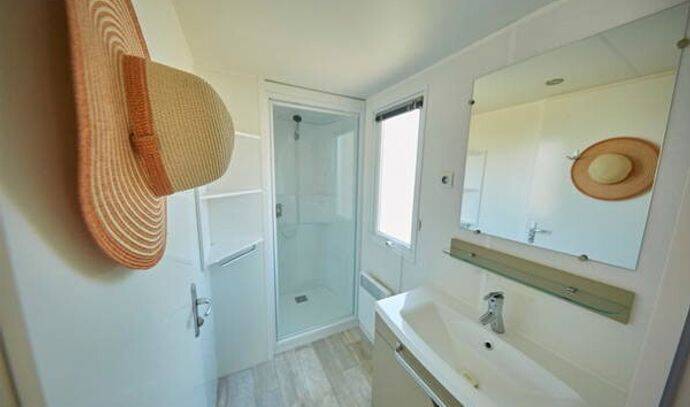 Mobil-home | Comfort | 2 Ch. | 4 pers. | Terrasse surélevée | A/C 6